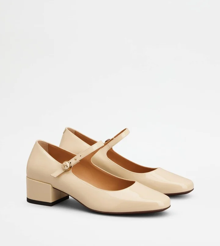 Mary Jane Pumps in Patent Leather - Image 2
