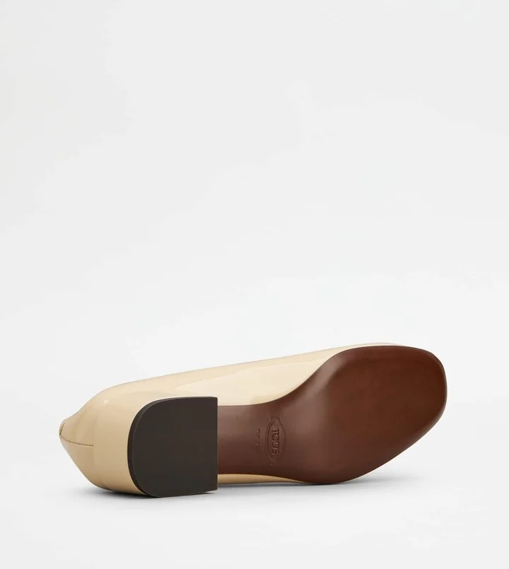 Mary Jane Pumps in Patent Leather - Image 4
