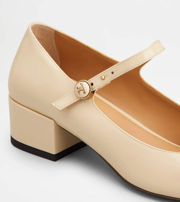 Mary Jane Pumps in Patent Leather - Image 5