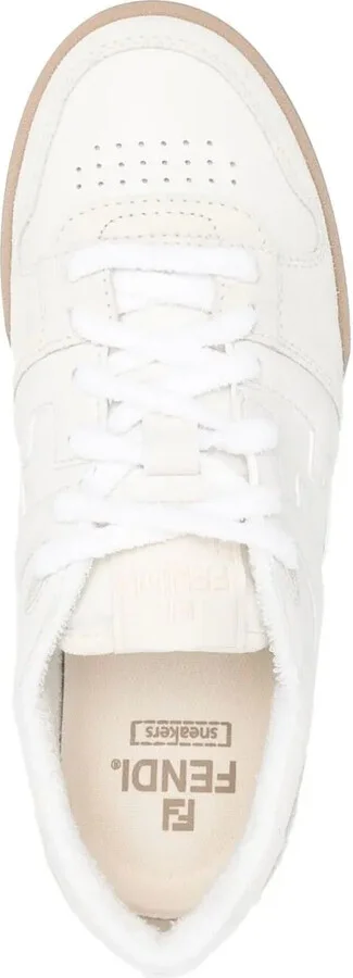 Match low-top sneakers - Image 4