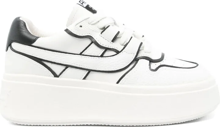 Match sneakers
