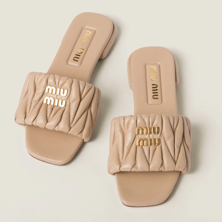 Matelassé nappa leather slides - Image 4