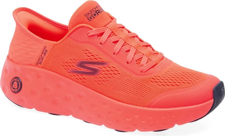 Max Cushion Slip-Ins Sneaker