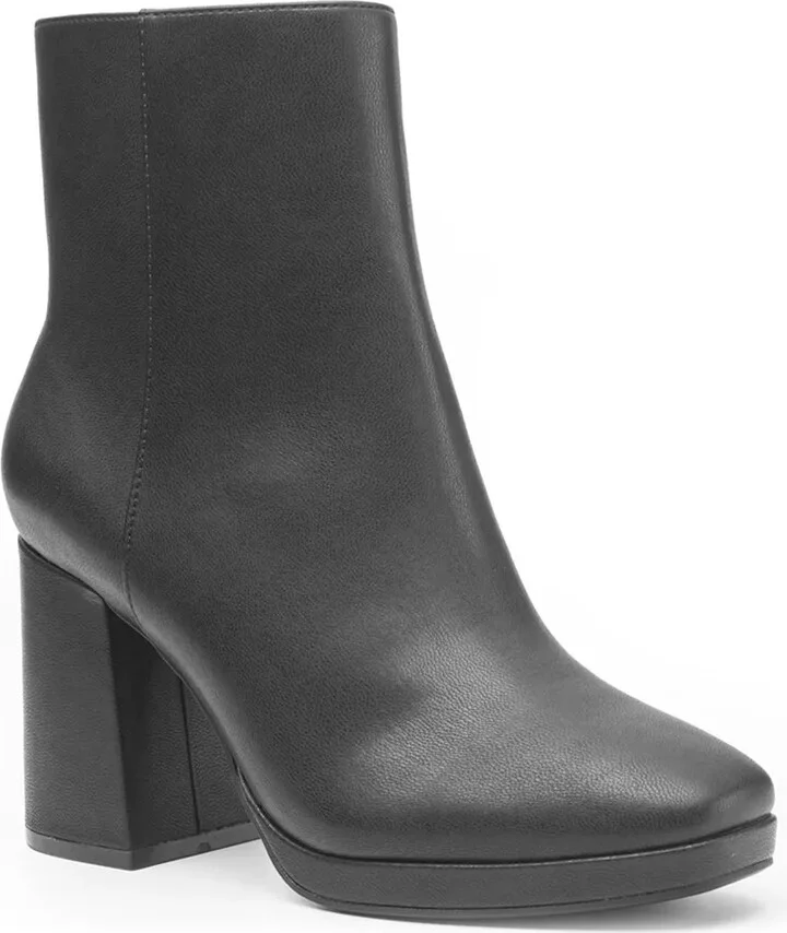 Me Too Gracen Platform Bootie