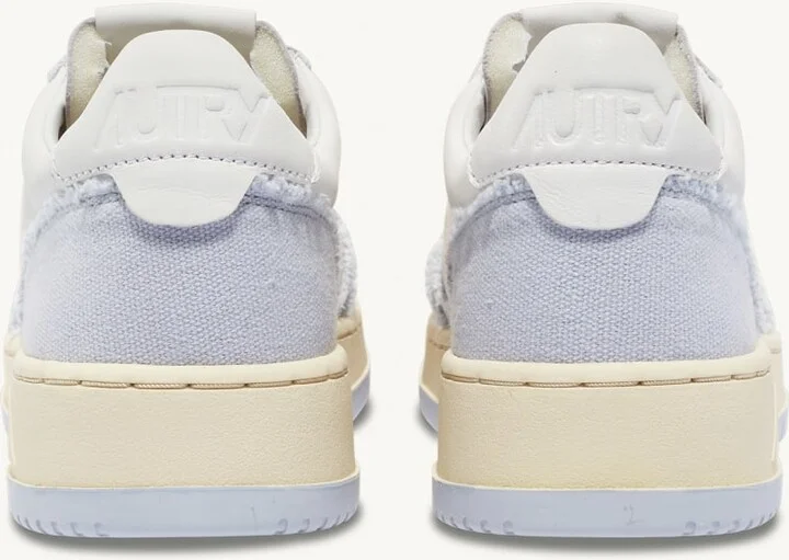 Medalist Low Canvas - Image 3