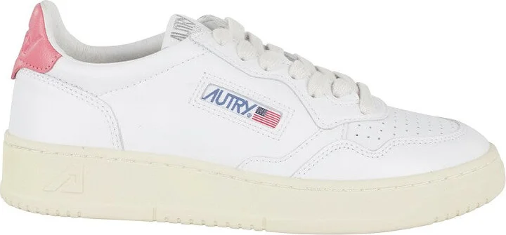 Medalist Low Round Toe Leather Sneakers