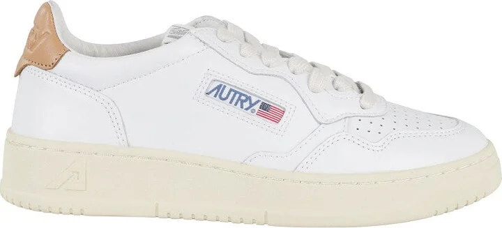 Medalist Low Round Toe White Leather Sneakers