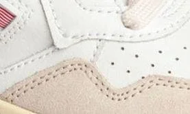 Medalist Low Sneaker - Image 6