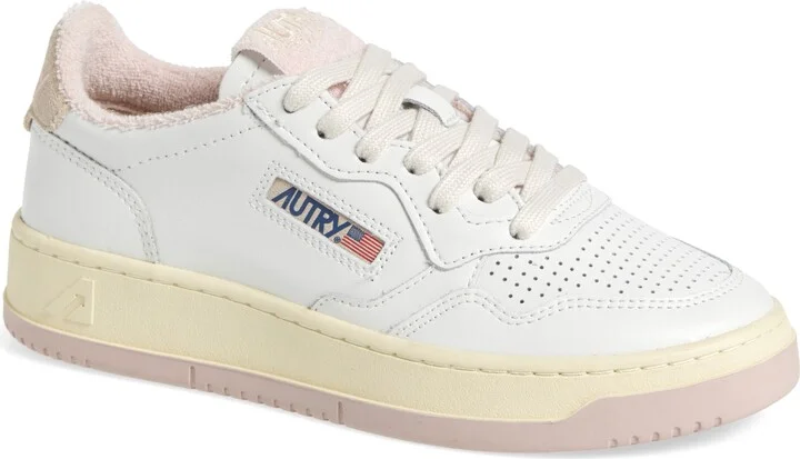 Medalist Low Sneaker