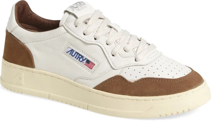 Medalist Low Sneaker