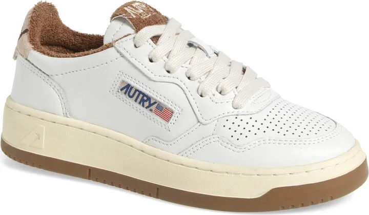 Medalist Low Sneaker