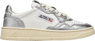 Medalist Low Sneakers