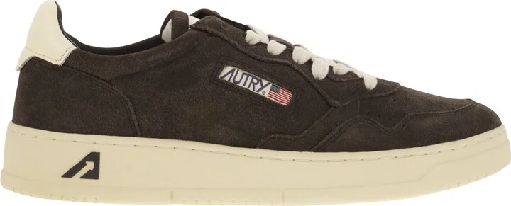 Medalist Low - Suede Sneakers