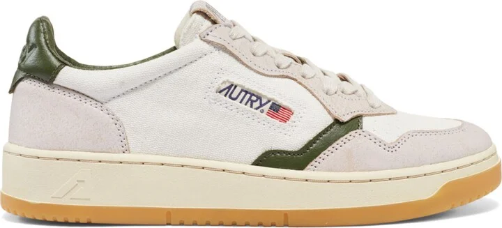 Medalist Low Top Sneaker - Image 3