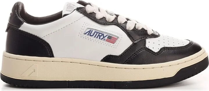 'medalist' Low-top Sneaker