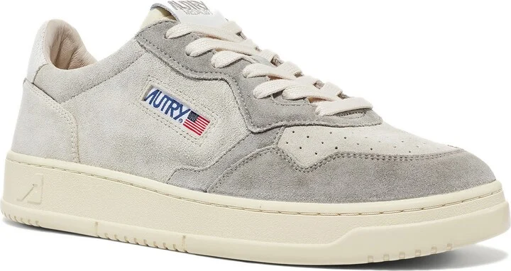 Medalist Low Top Sneaker