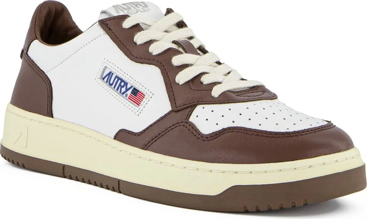 Medalist Low Top Sneaker
