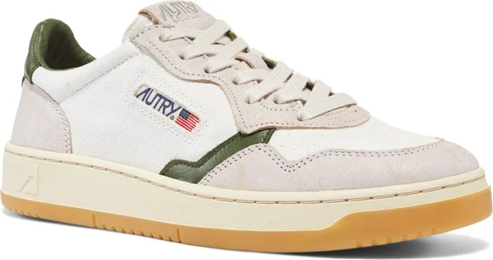 Medalist Low Top Sneaker