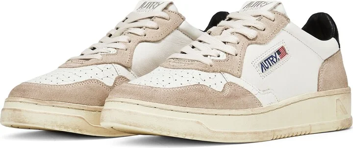Medalist Low Top Sneaker