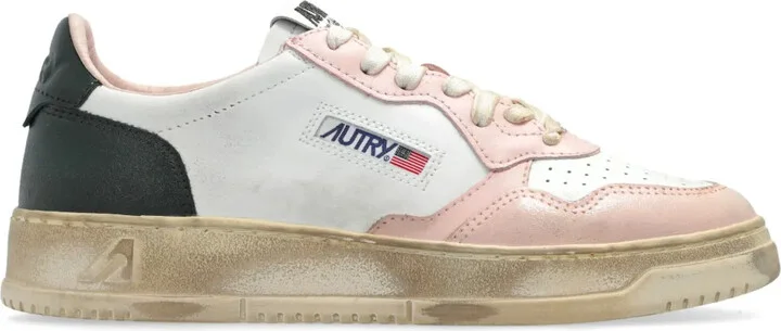 Medalist low-top sneakers