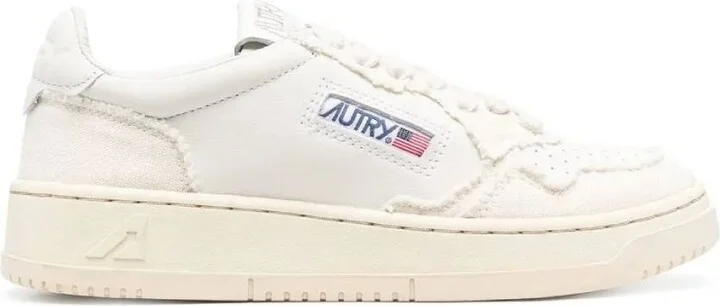 Medalist Low-Top Sneakers