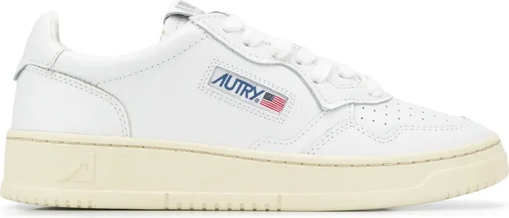 Medalist low-top sneakers