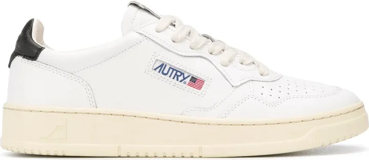 Medalist low-top sneakers