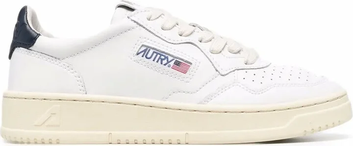 Medalist low-top sneakers