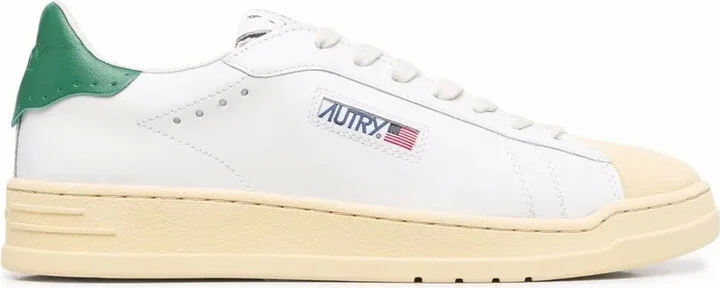 Medalist low-top sneakers
