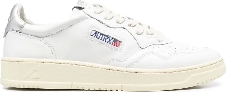 Medalist low-top sneakers