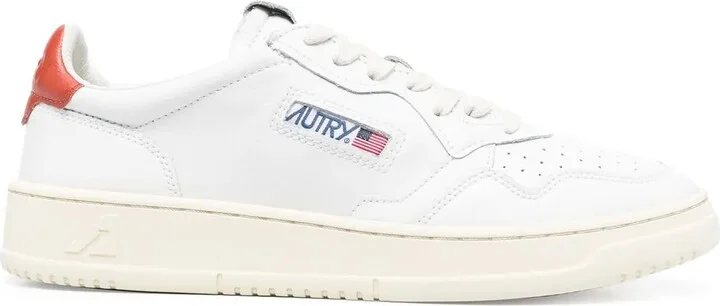 Medalist low-top sneakers