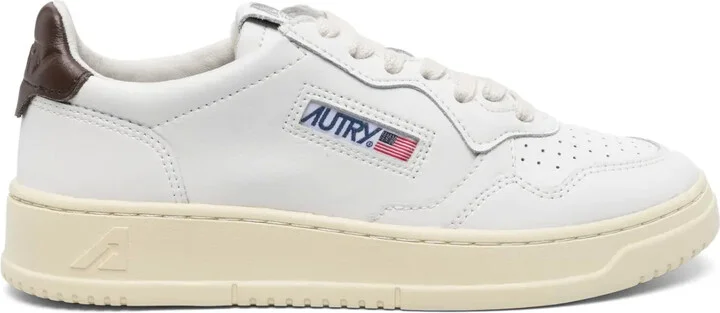 Medalist low-top sneakers