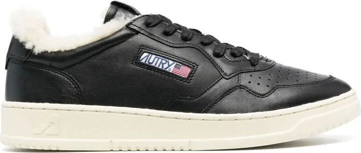 Medalist low-top sneakers