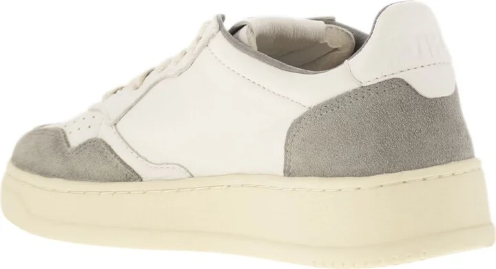 Medalist Low - White Leather And Suede Sneakers In Powder - Image 3
