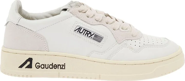 'Medalist Low' White Sneakers With Suede Inserts And Logo Print On Platform In Leather Woman Autry