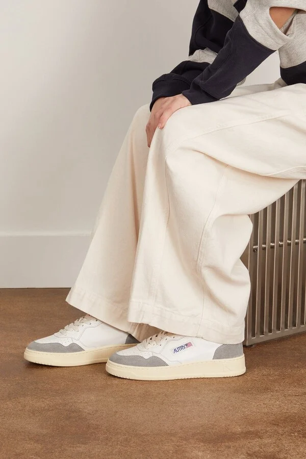 Medalist Low Women Sneaker in Grey/Black - Image 2