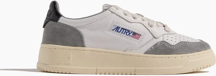 Medalist Low Women Sneaker in Grey/Black