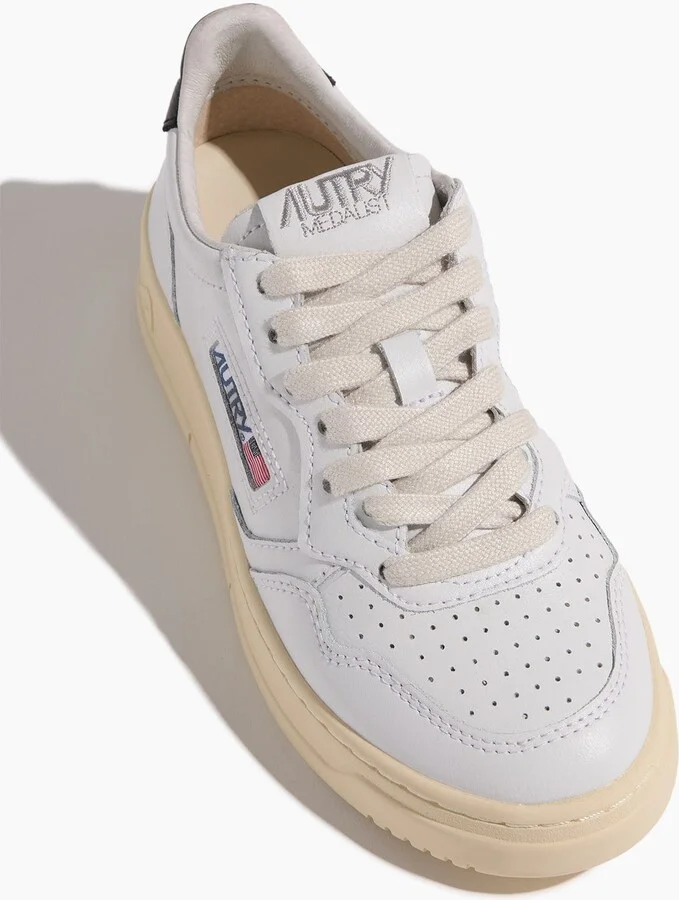 Medalist Low Women Sneaker in White/Black - Image 4