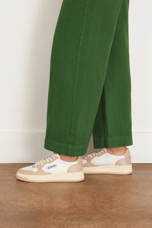 Medalist Low Women Sneaker in White/Pepper - Image 2
