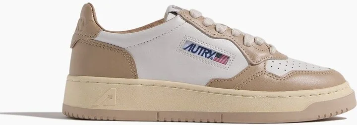 Medalist Low Women Sneaker in White/Pepper
