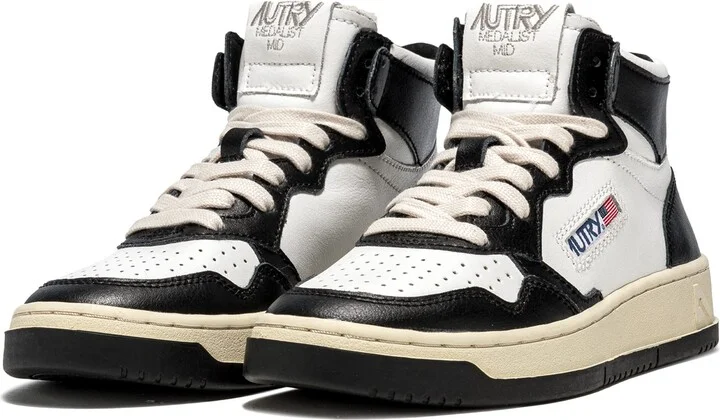 WHITE/ BLACK LEATHER