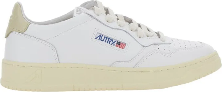 'Medalist' White Low Top Sneakers With Logo Patch On Tongue And Side And Logo Lettering On The Heel In Leather Man