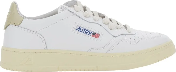'medalist' White Low Top Sneakers With Logo Patch On Tongue And Side And Logo Lettering On The Heel In Leather Man