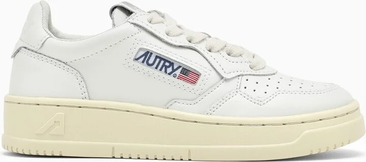 Medalist white trainer