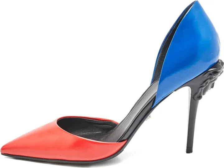 Medusa-Head Leather Pumps