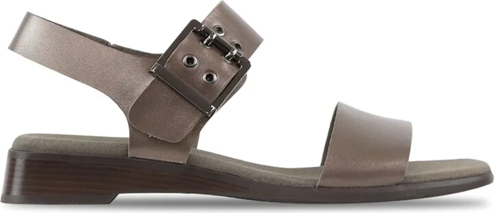 Meena Sandal - Image 11
