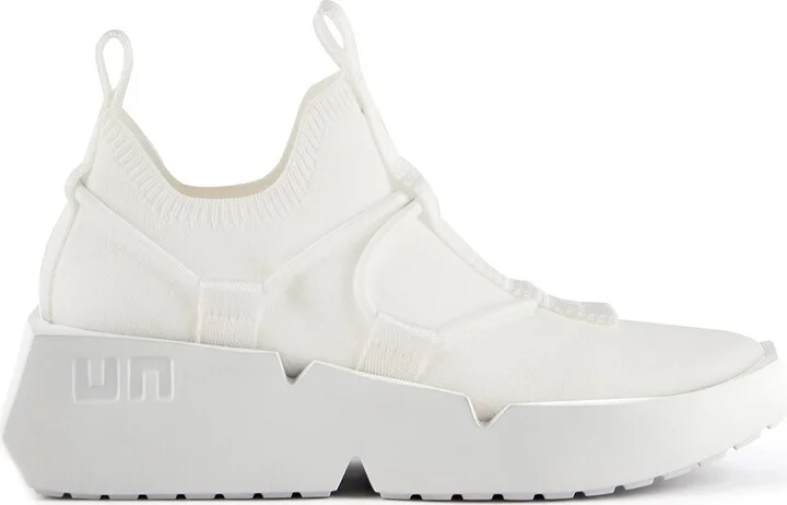 Mega 1 – Optic White