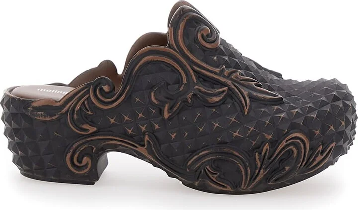 Melissa Court Clog Y Project