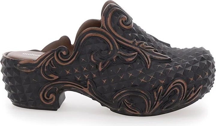 Melissa Court Clog Y Project
