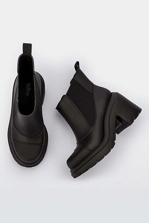 Melissa Courtney Heeled Chunky Boot in Black - Image 2